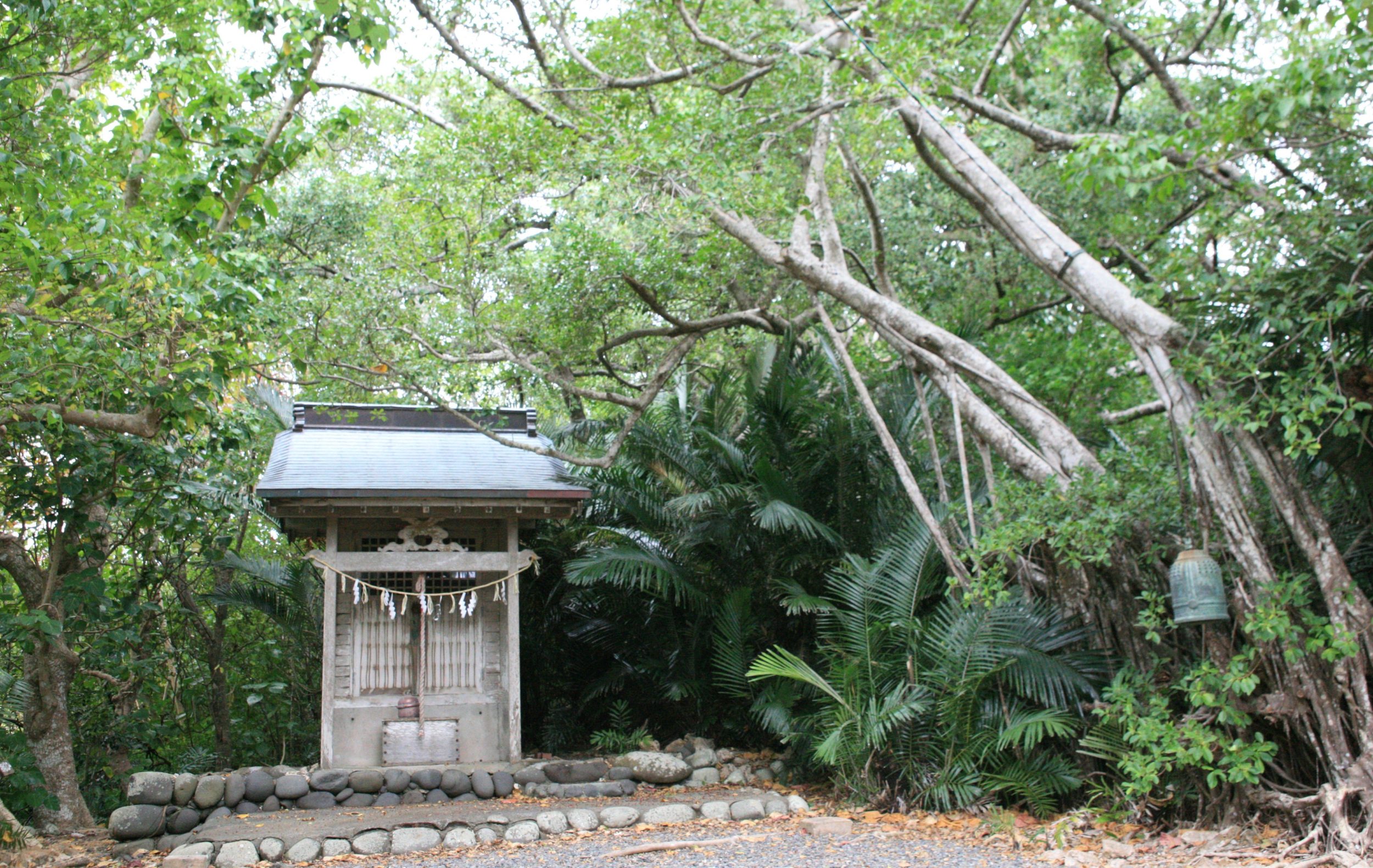島內神社